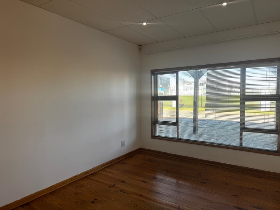 5 Bedroom Property for Sale in Kabeljauws Eastern Cape